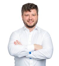 Underwriting Director Peter Jones