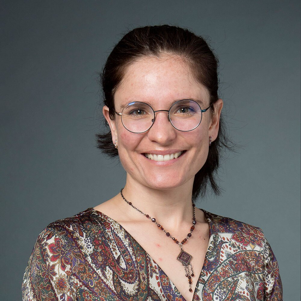 Contract Review Director Karolina Mentz